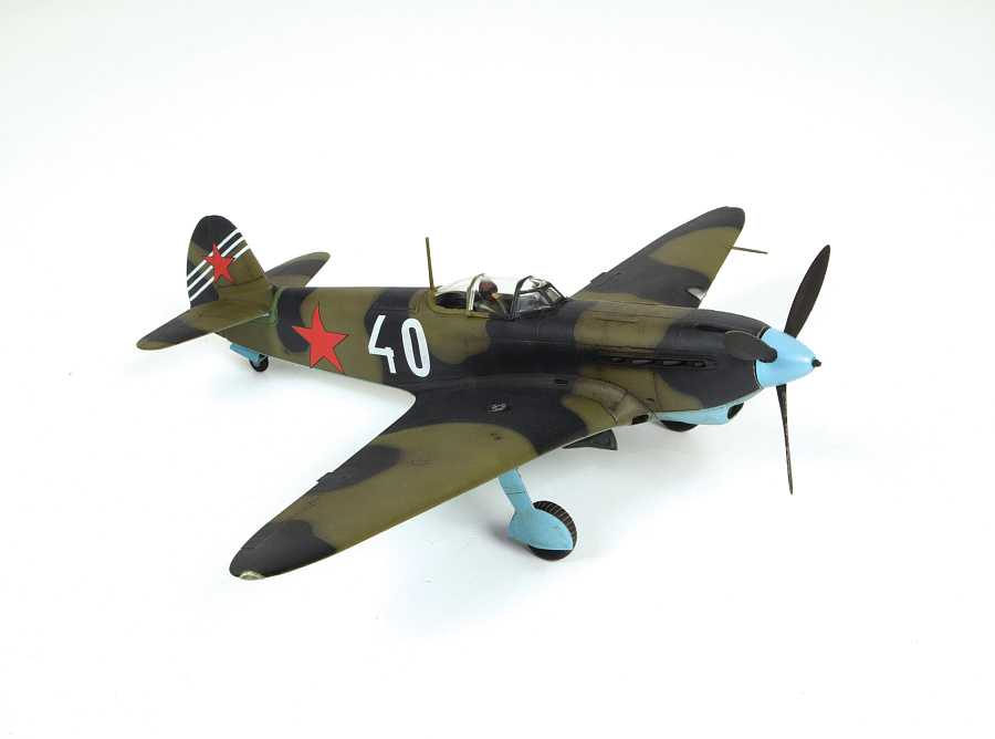 Model Kit letadlo 4837 - YAK-7 late version (1:48)