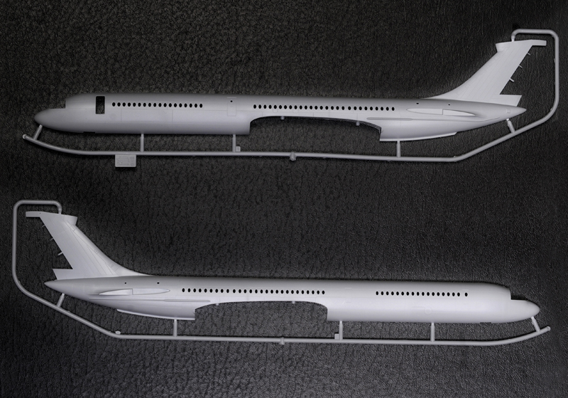 Model Kit letadlo 7013 - Ilyushin IL-62M (1:144)