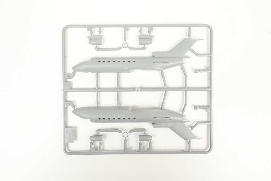 Model Kit letadlo 7030 - Yak-40 Regional Jet (1:144)