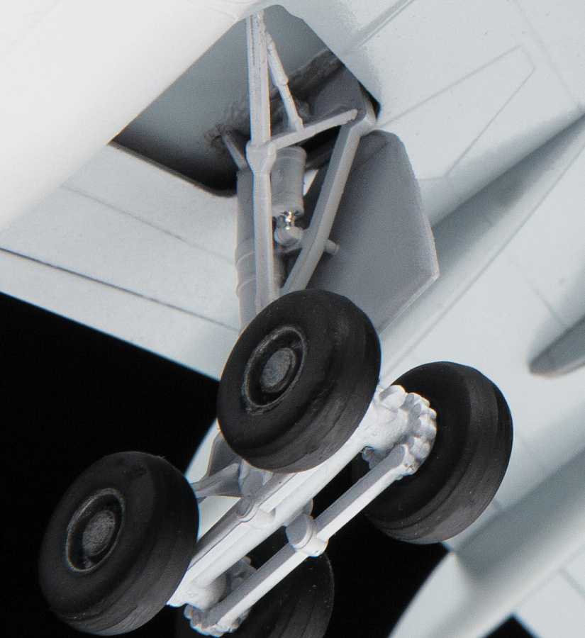 Model Kit letadlo 7044 - Airbus A330-300 (1:144)