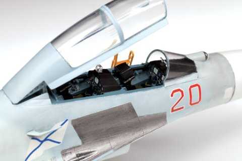 Zvezda 1:72 Sukhoi Su-27UB Flanker-C 7294