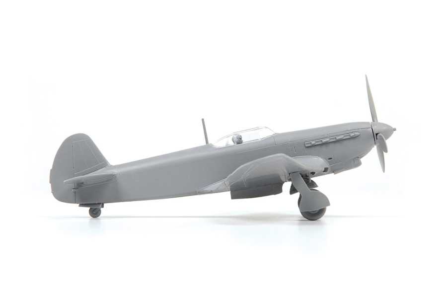 Model Kit letadlo 7313 - YAK-9 Soviet fighter (1:72)