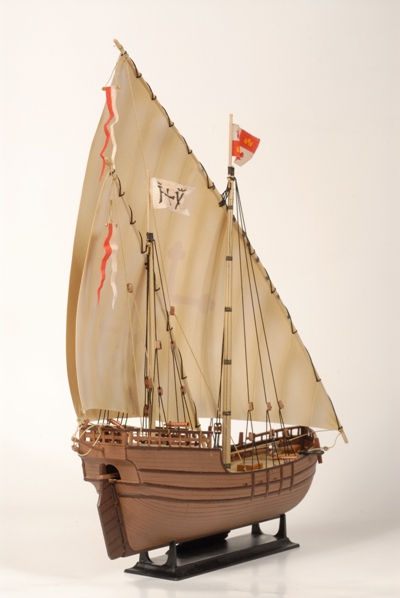 Model Kit loď 9005 - Caravel "Nina" (1:100)