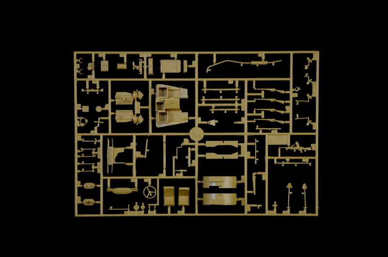 Model Kit military 0241 - Bedford QL Truck (1:35)