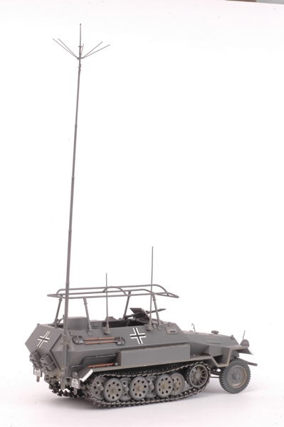Model Kit military 3604 - Sd.Kfz.251/3 Ausf.B Radio Car (1:35)
