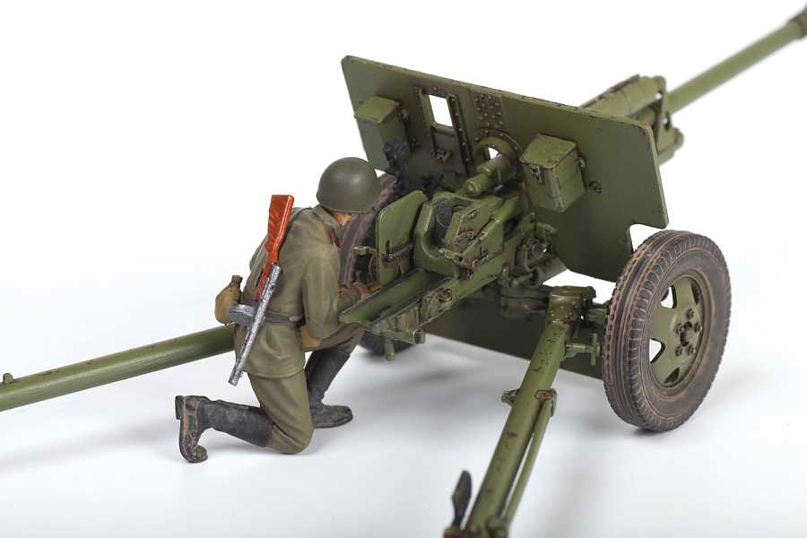 Model Kit military 3671 - ZIS-3 with crew (1:35)