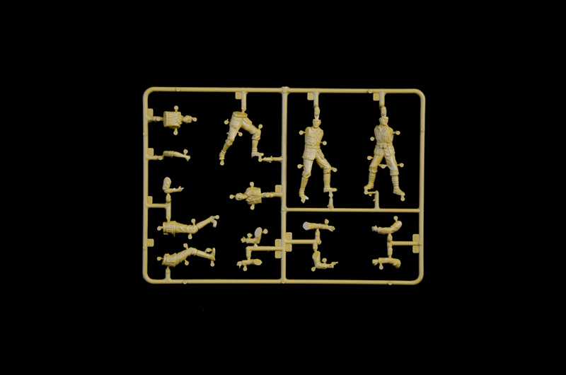 Model Kit military 6591 - AB 41 with Bersaglieri Italian Infantry (1:35)