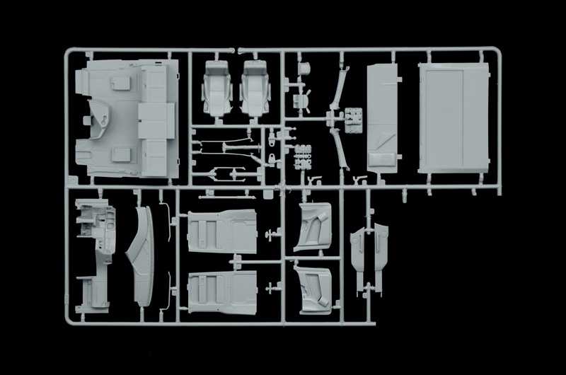 Model Kit truck 3968 - Mercedes-Benz Actros MP4 Space Grand Prix Edition (1:24)