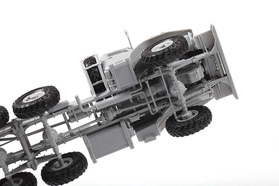 Model kit military 5050 - URAL-4320 Truck (1:72)