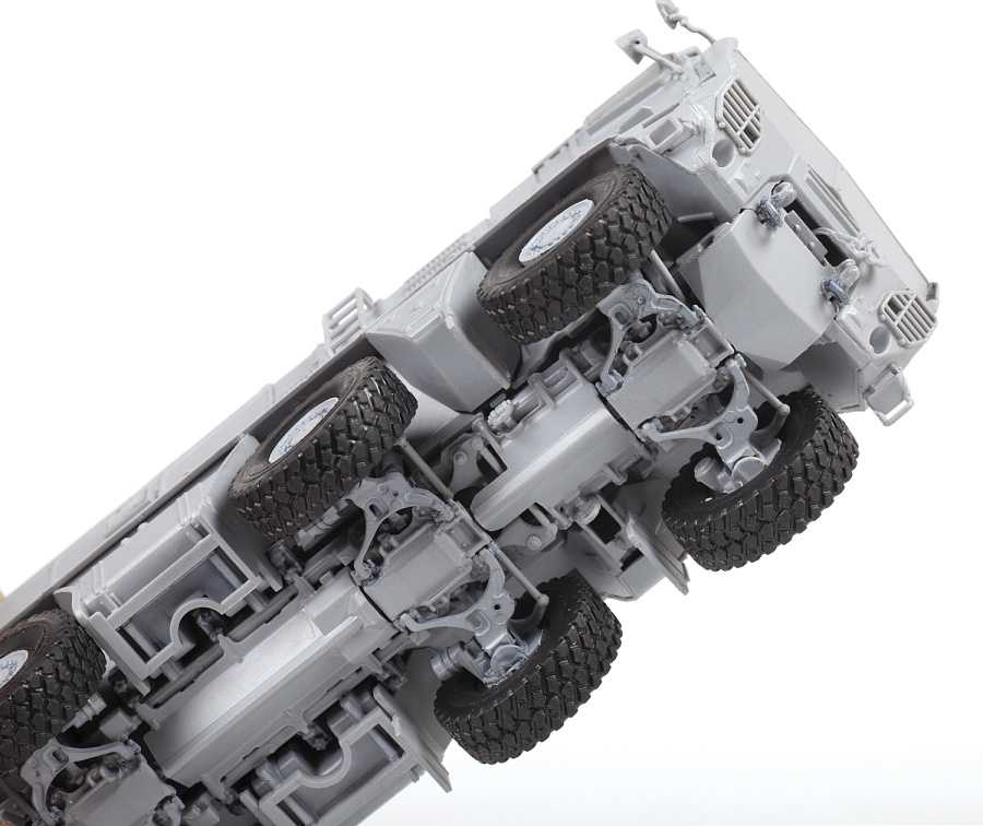 Model kit military 5075 - Typhoon-K Russian armoured vehicle (1:72)