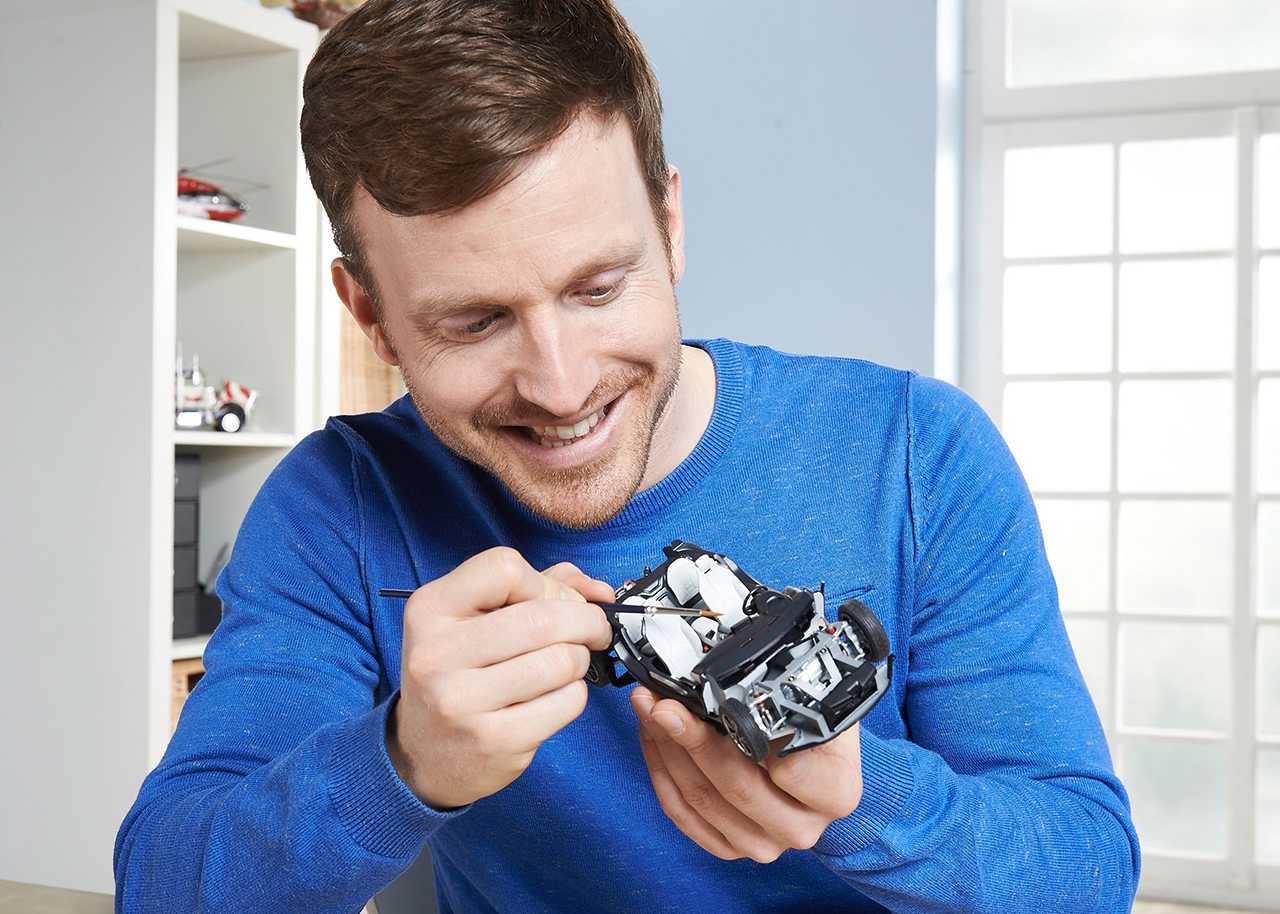 ModelSet auto 67008 - BMW i8 (1:24)