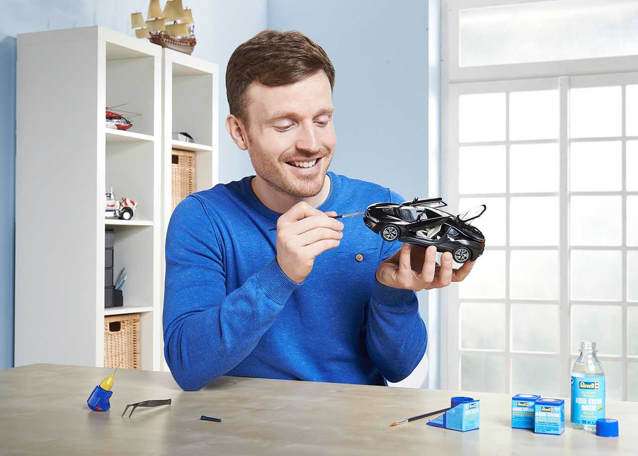 Plastic ModelKit auto 07008 - BMW i8 (1:24)