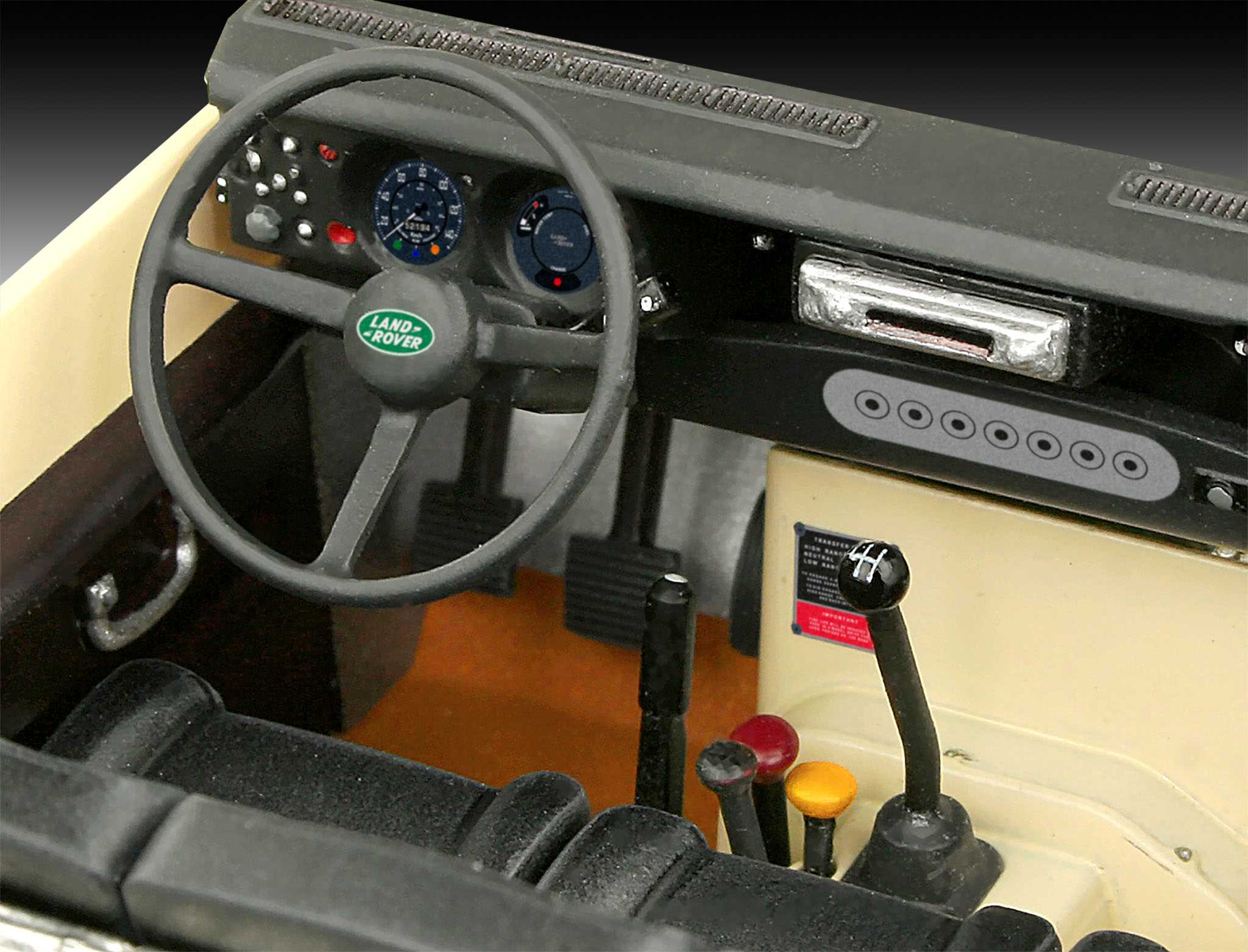 Plastic ModelKit auto 07056 - Land Rover Series III LWB (commercial) (1:24)