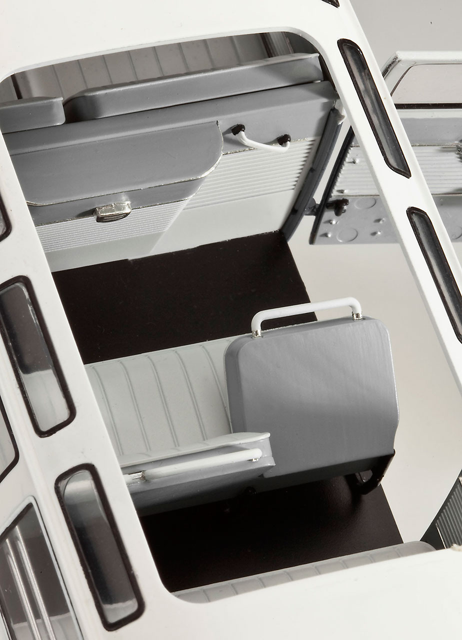 Plastic ModelKit auto 07399 - VW T1 SAMBA BUS (1:24)