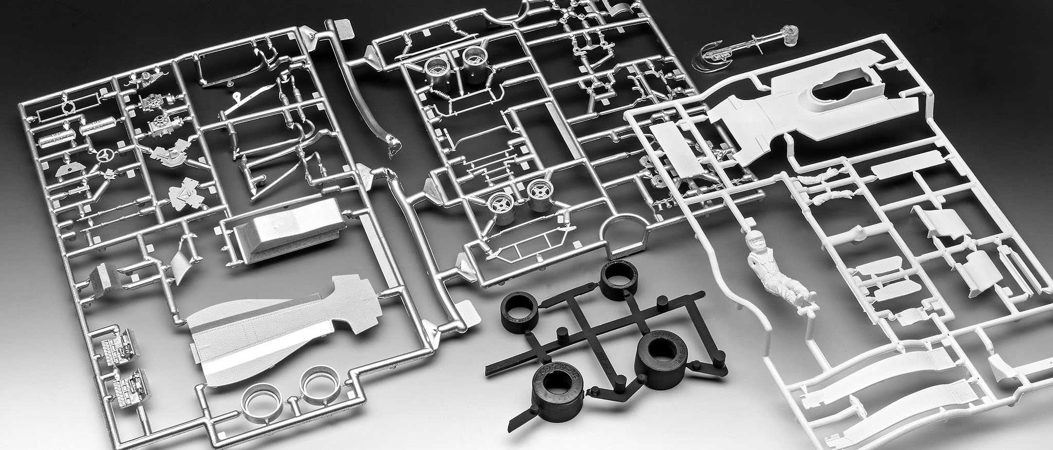 Plastic ModelKit auto 07739 - Surtees TS16/03 (1:32)