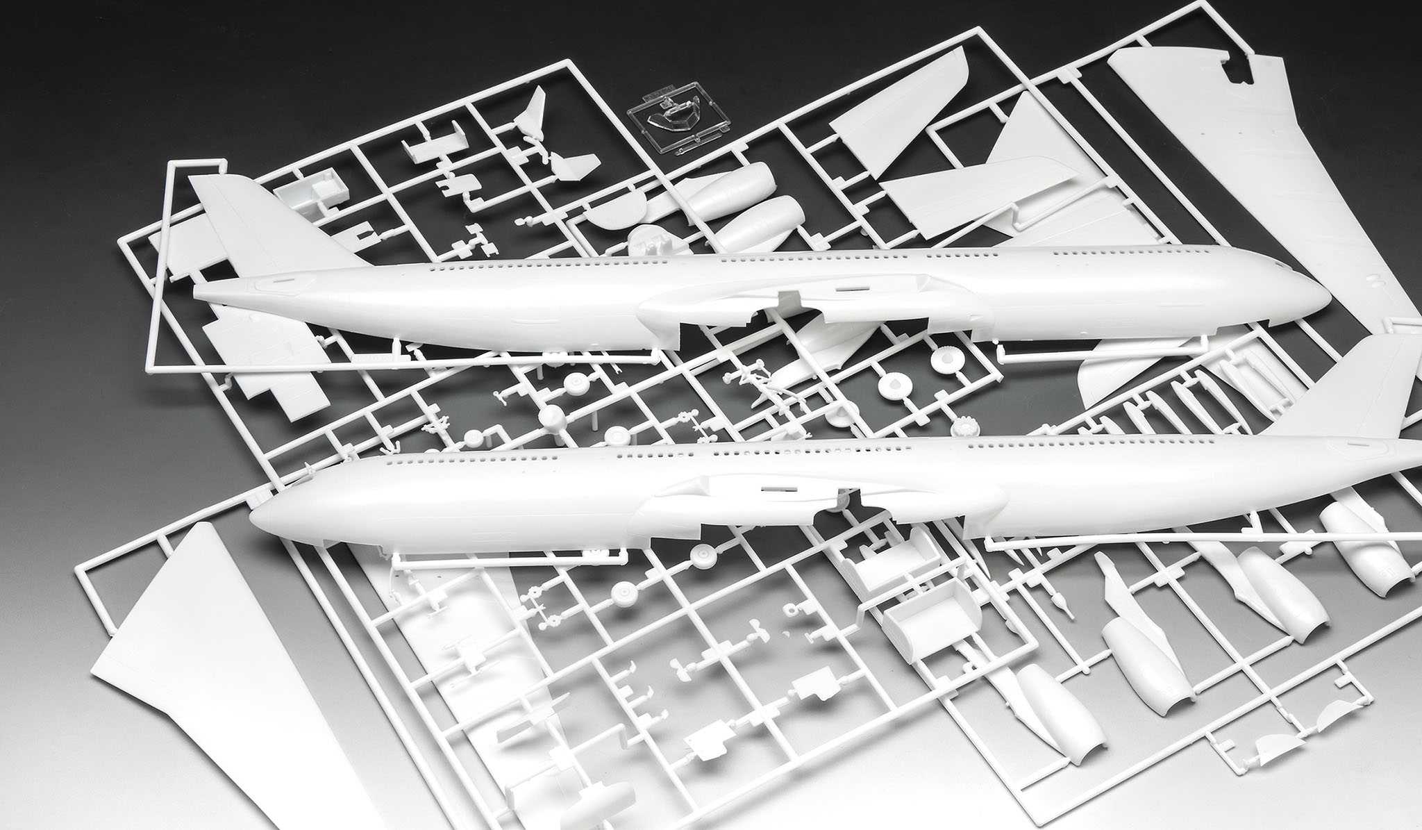 Plastic ModelKit letadlo 03803 - A340-300 Lufthansa New Livery (1:144)