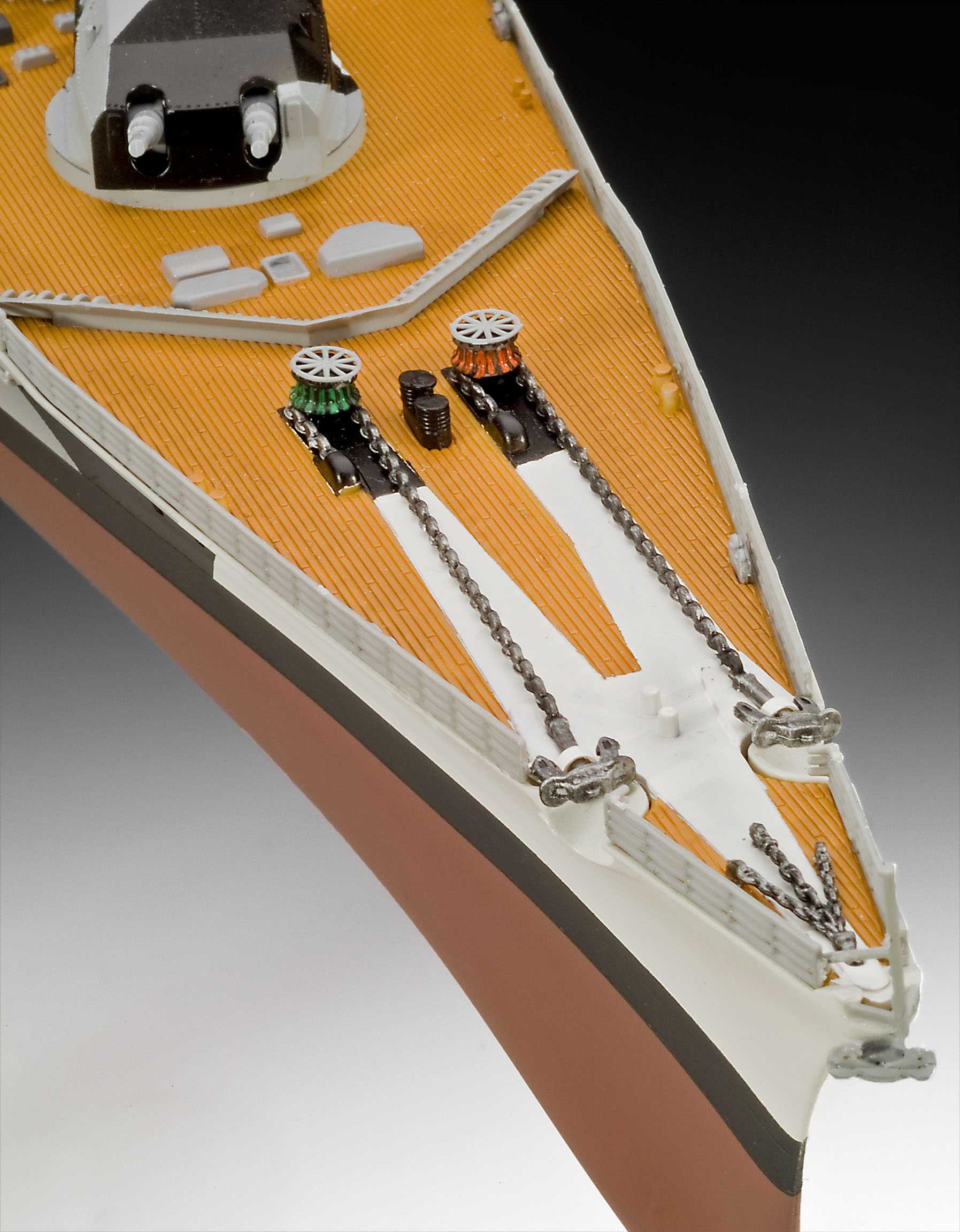 Plastic ModelKit loď 05096 - German Battleship WWII TIRPITZ (1:350)