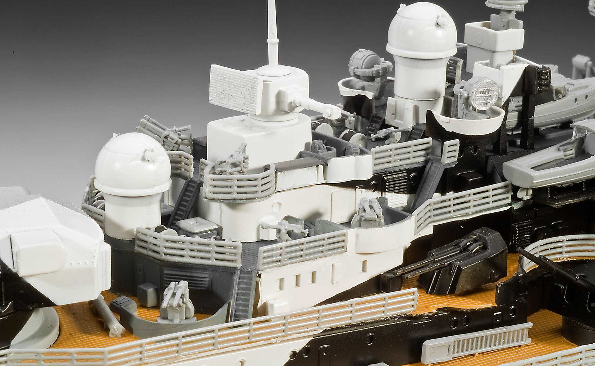 Plastic ModelKit loď 05096 - German Battleship WWII TIRPITZ (1:350)