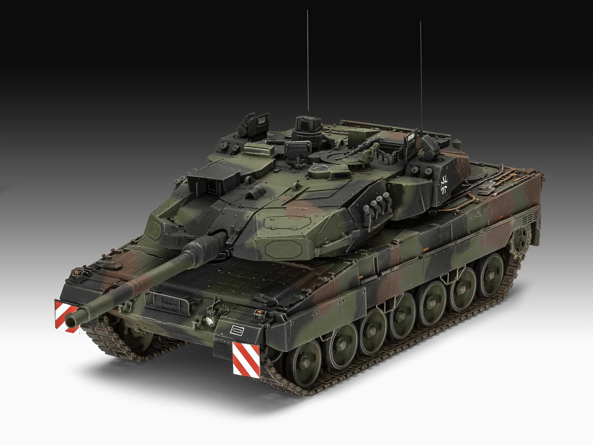 Plastic ModelKit tank 03360 - Leopard 2A7A1 (1:35)