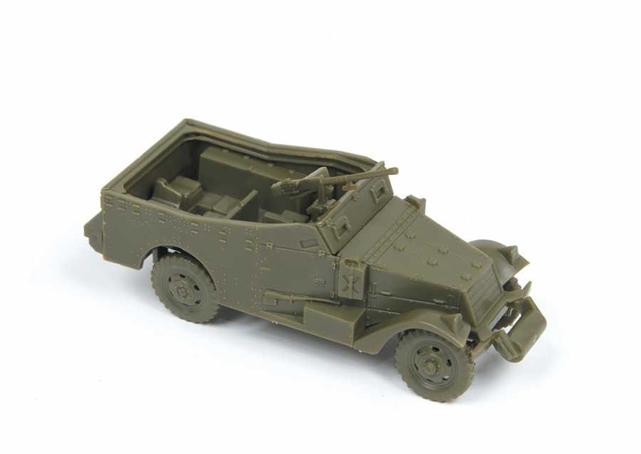 Snap Kit military 6273 - Soviet M-3 Scout Car with Machine Gun (1:100)
